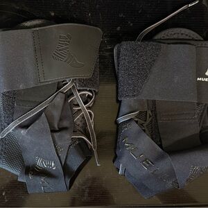 Mueller Black " The One" Ankle Support Brace